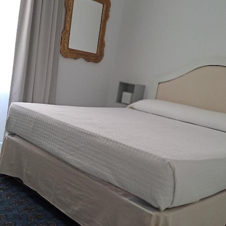 Grimaldi Apartment Салерно Екстериор снимка